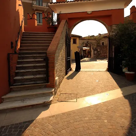 Corte San Luca 아파트호텔 3*
