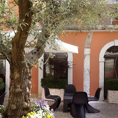 Corte San Luca 아파트호텔 3*